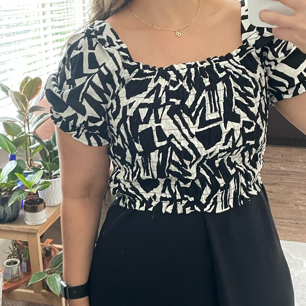 Monteau Black and White Patterned Top